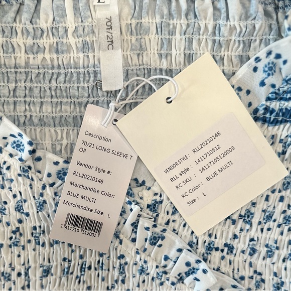 ✨NWT✨ 70°F/21°C Long Smocked Balloon Sleeve Crop Top Women Large White Blue - Picture 13 of 13